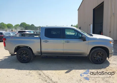 2024 Chevrolet Silverado 1500 4Wd Short Bed Rst z USA, uszkodzony, nr VIN 3GCUDEE84RG193084